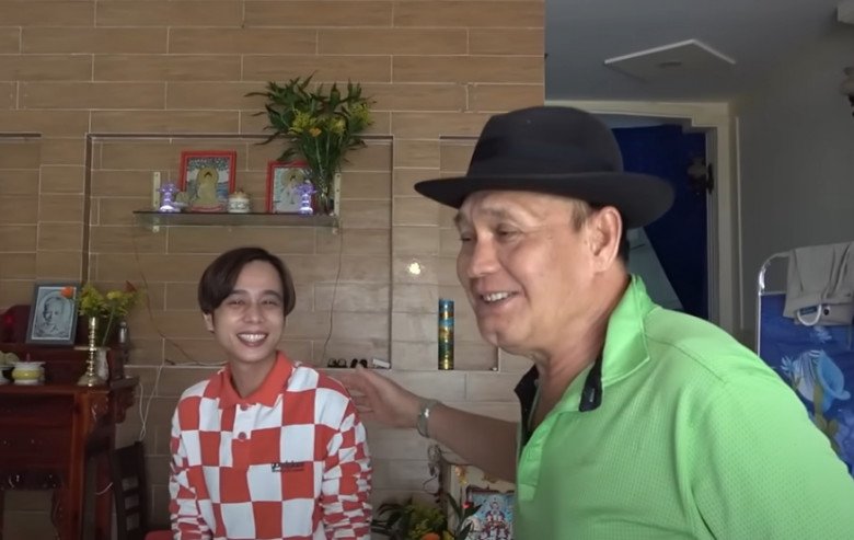 Không chỉ thường xuyên đến nhà Lê Giang, Tuấn Dũng cũng góp mặt trong nhiều sự kiện của gia đình nghệ sĩ Duy Phương.