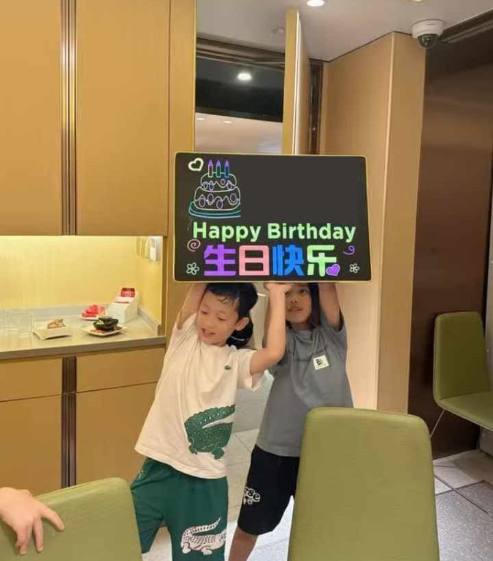 Con trai Ly Kute sinh nhật 8 tuổi giản dị nhưng đầy hạnh phúc vì có cả bố cả mẹ bên cạnh - 3