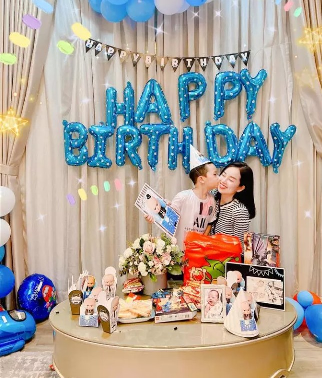 Sinh nhật những năm trước của Khoai Tây luôn được Ly Kute cẩn thận chuẩn bị.