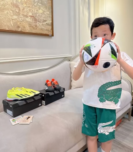 Con trai Ly Kute sinh nhật 8 tuổi giản dị nhưng đầy hạnh phúc vì có cả bố cả mẹ bên cạnh - 5