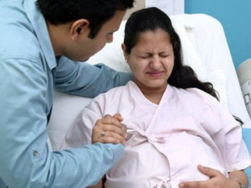 Vợ cảm động lẫn cảm lạnh vì lỡ đọc lịch sử Google của chồng trước ngày đi đẻ