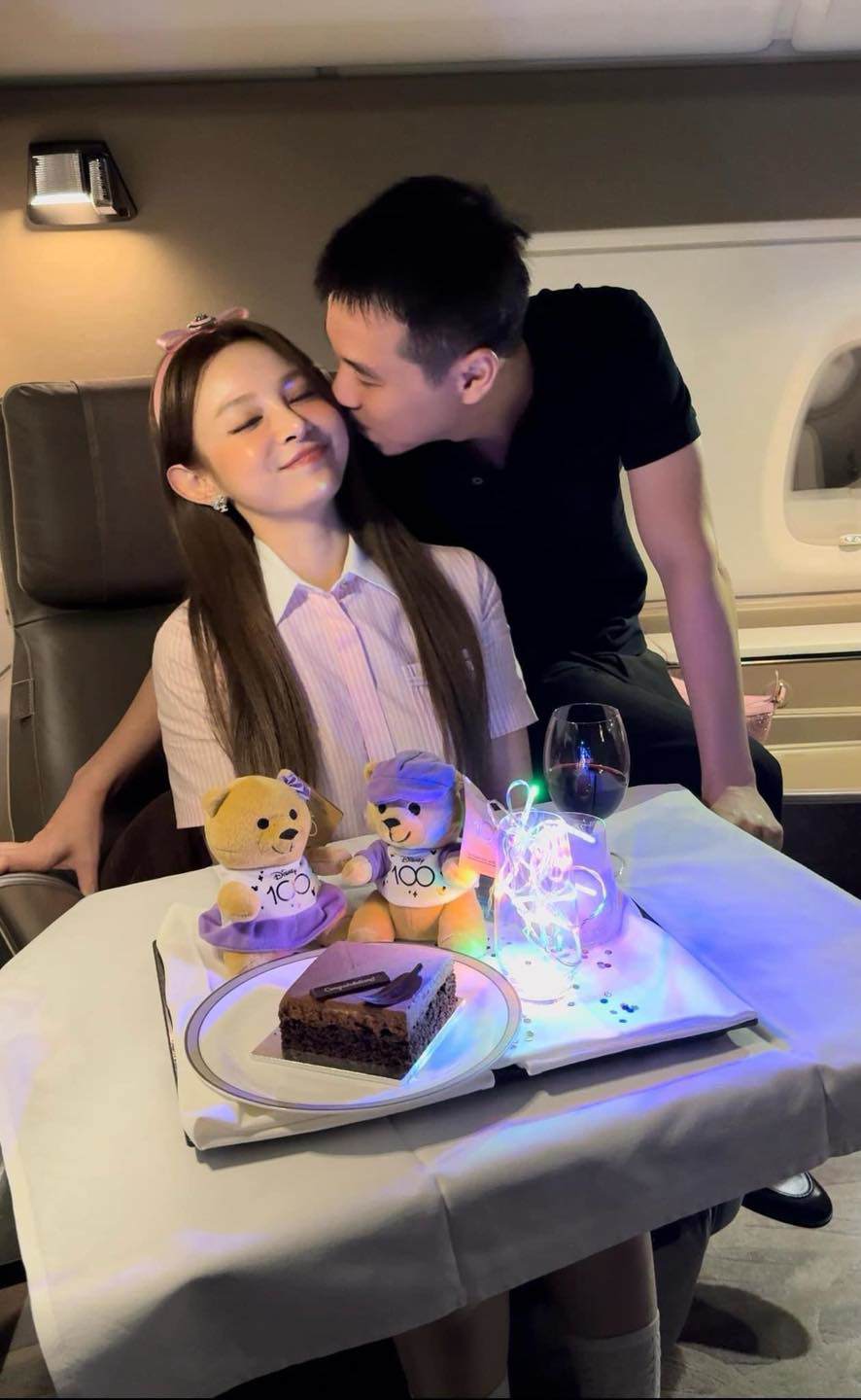 Trưởng FC của cô chính là ông xã.