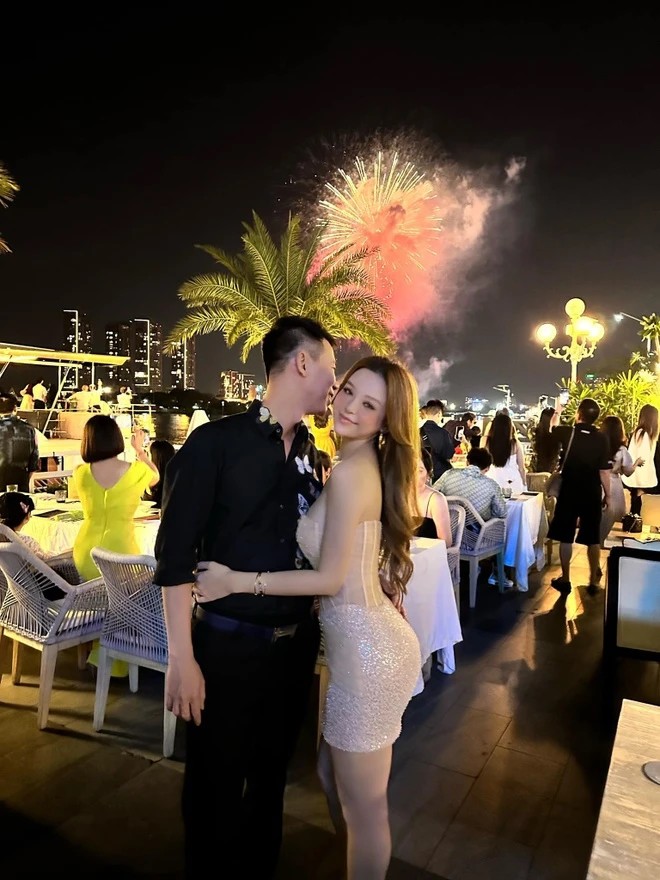 Dù có chồng giàu nhưng Huyền Baby vẫn tự chủ kinh tế.