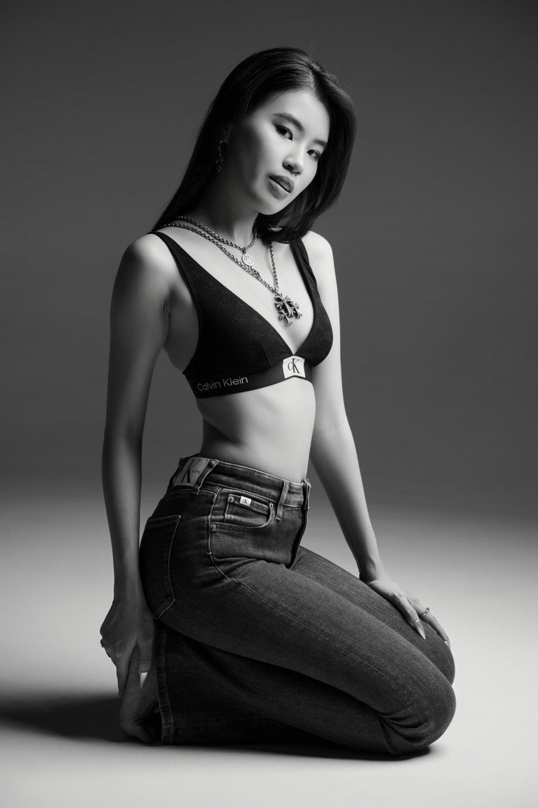 Nữ rapper GenZ tài năng cũng sở hữu hình thể rất ra gì và này nọ với body mỏng như tràn đầy sức sống.