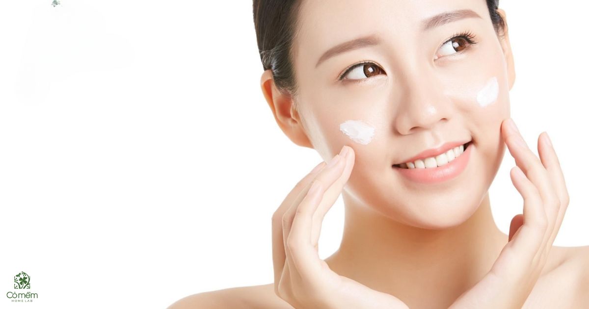 Ưu tiên sản phẩm chống nắng có nguồn gốc thiên nhiên lành tính và dịu nhẹ cho da dầu mụn