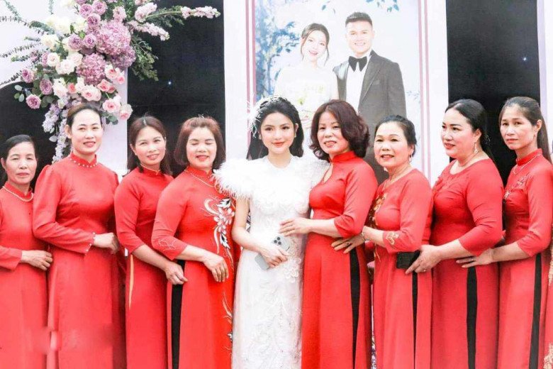 Sao Việt 24h: Mẹ chồng - mẹ đẻ Ly Kute đi du lịch cùng nhau, nhan sắc 2 bà thông gia gây chú ý - 4