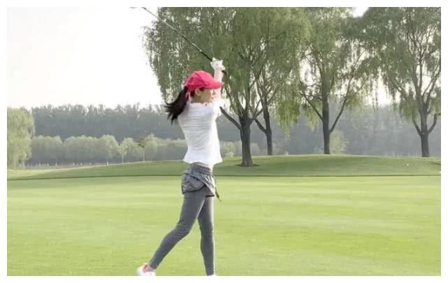 Bộ môn thể thao mà Huỳnh Thánh Y yêu thích là chơi golf.