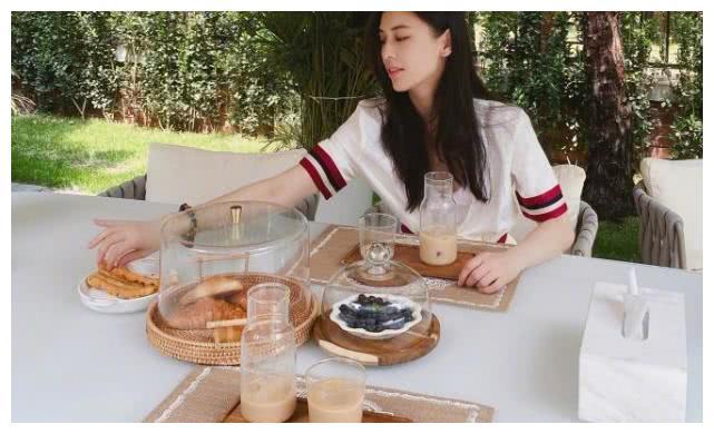 Cuộc sống hào môn của Huỳnh Thánh Y.