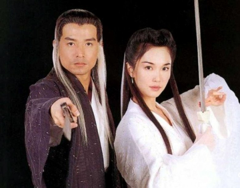 Cô từng gây ấn tượng với khán giả Việt Nam qua vai diễn Tiểu Long Nữ trong Thần điêu đại hiệp phiên bản 1988.