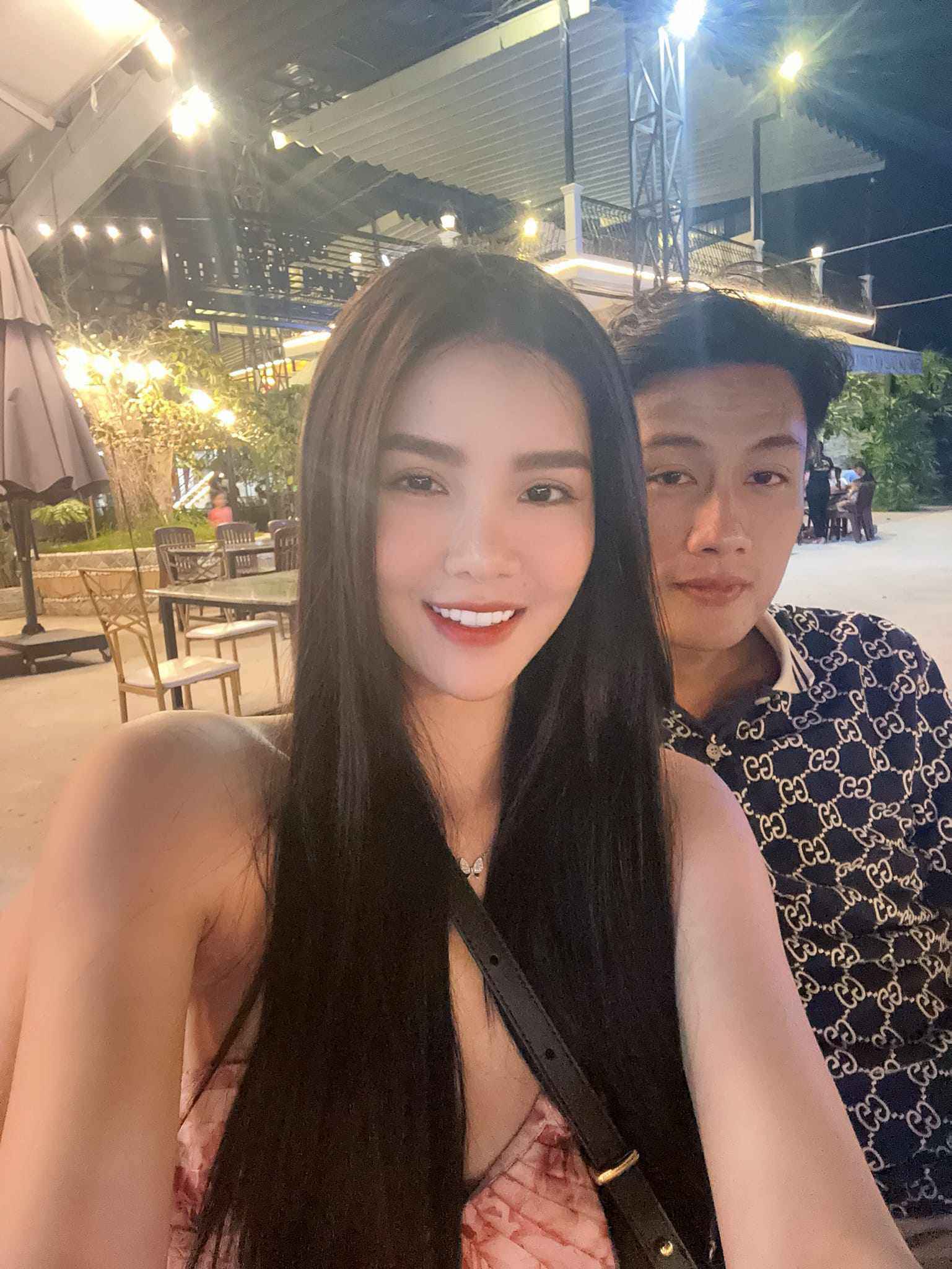 Kỳ Hân bên ông xã Mạc Hồng Quân.