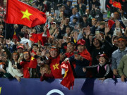 Tin tức - Rực đỏ CĐV Việt Nam đổ về sân Việt Trì, fan nữ khoe sắc trước đại chiến Thái Lan