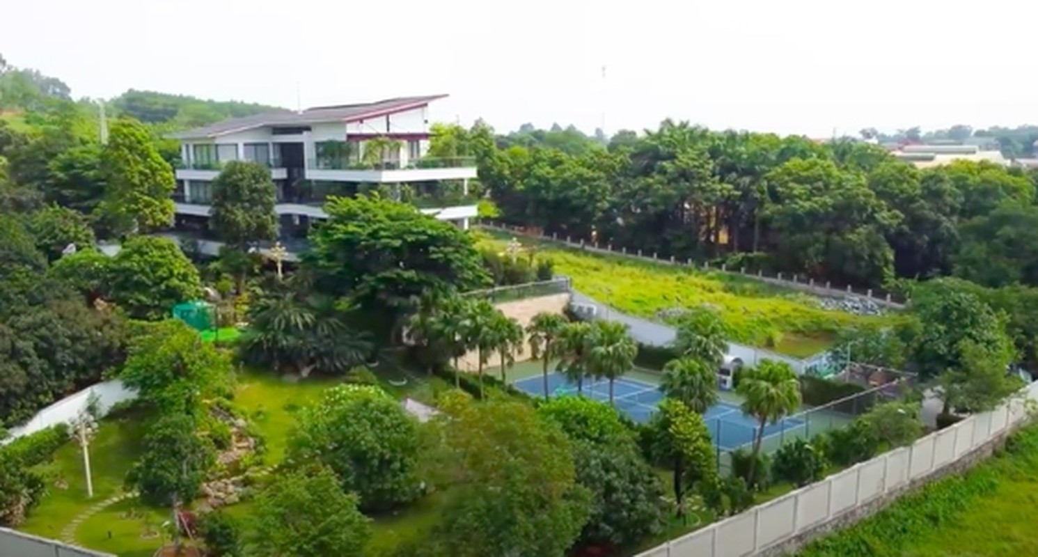 “Biệt phủ” như resort của đại gia tặng 100 triệu cho Xuân Son - 5