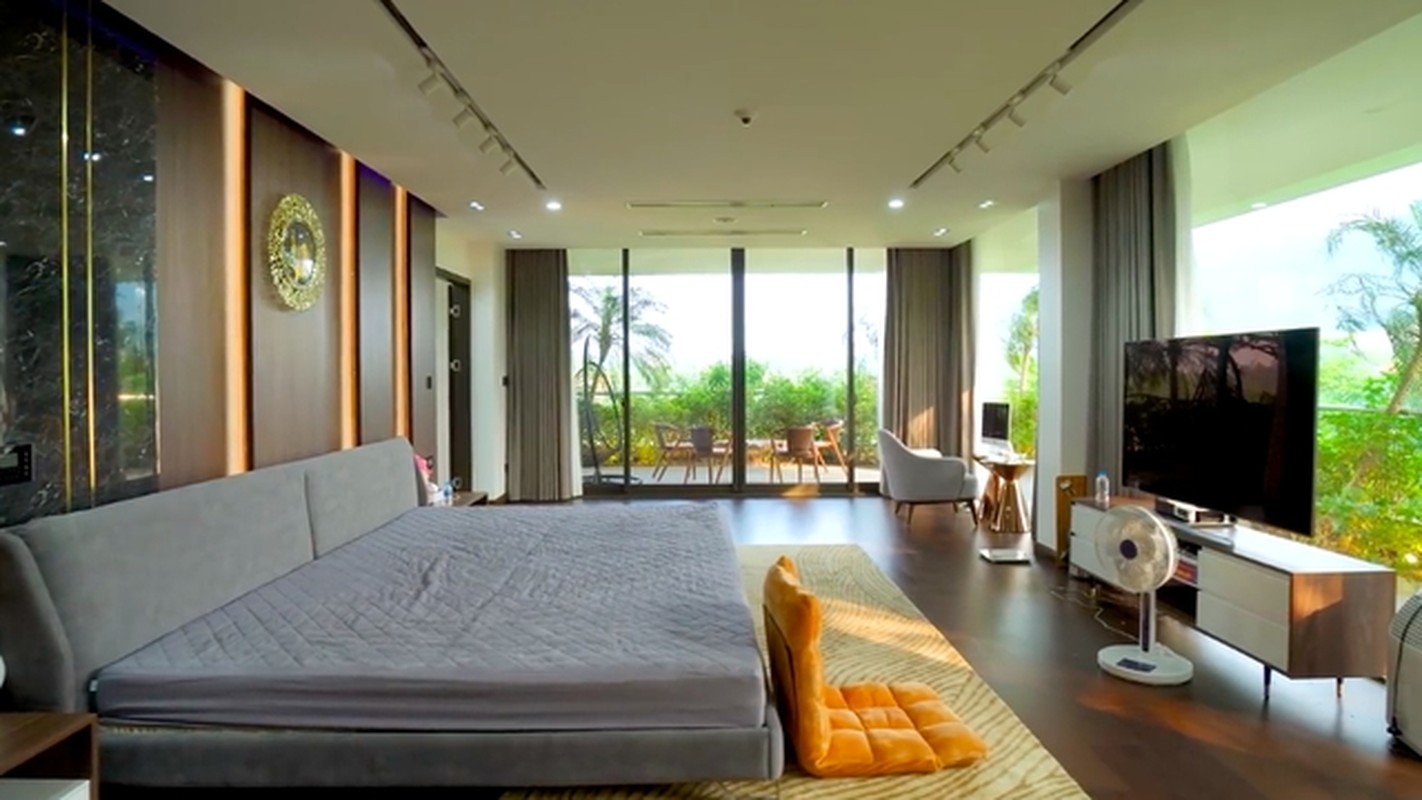 “Biệt phủ” như resort của đại gia tặng 100 triệu cho Xuân Son - 14