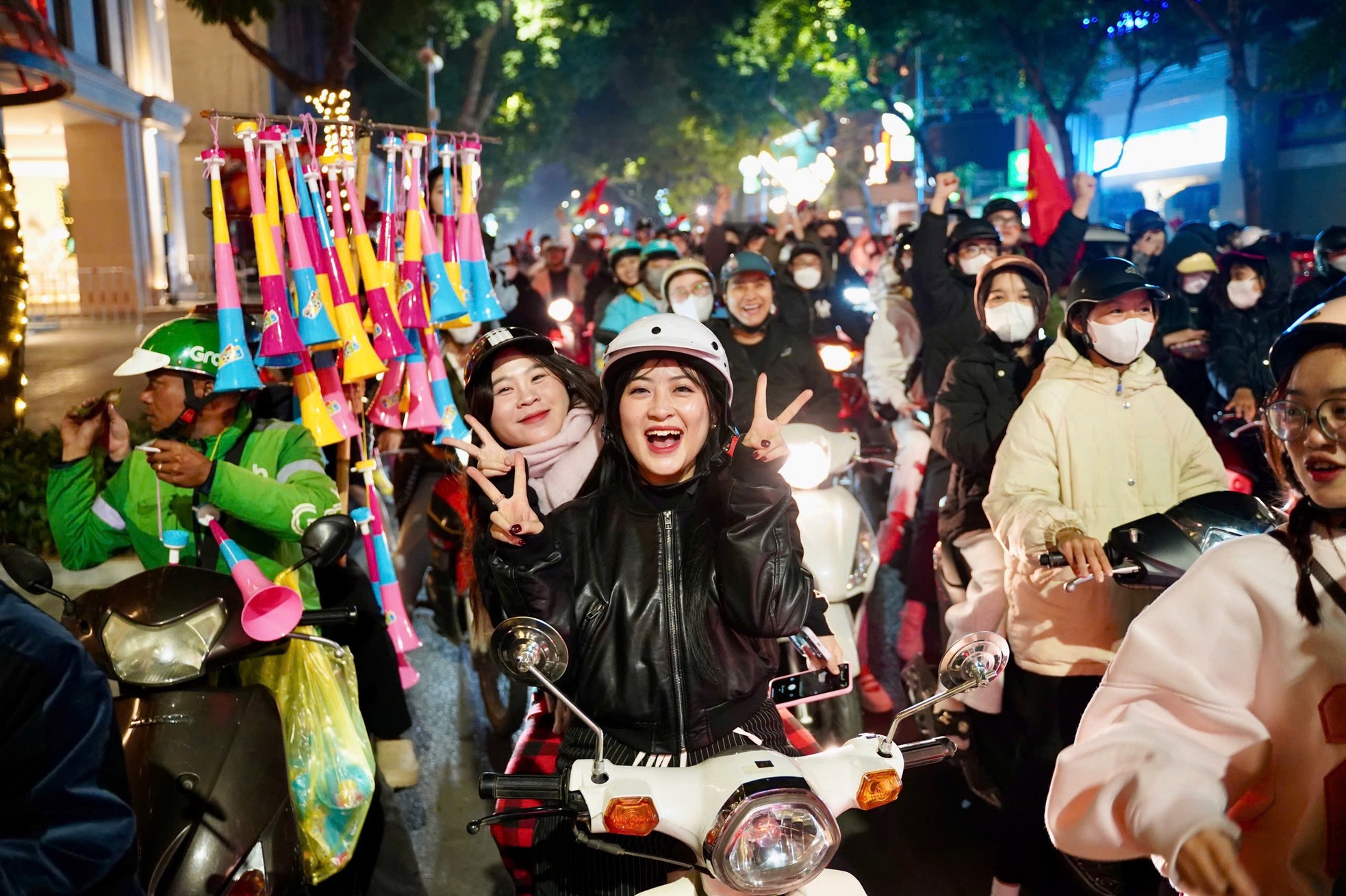 amp;#34;Đêm trắngamp;#34; Hà Nội mừng Việt Nam vô địch ASEAN Cup 2024 - 6