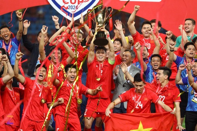 Sau chức vô địch ASEAN Cup 2024, đội tuyển Việt Nam đã nhận số tiền thưởng lên tới 33 tỷ đồng. Ảnh: ZNews.