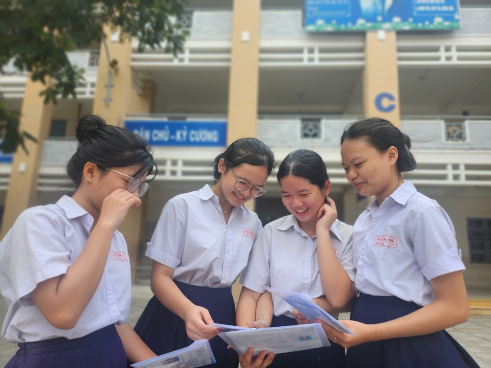 Thí sinh tham dự kỳ thi vào lớp 10 năm 2024. Ảnh: NGUYỄN QUYÊN