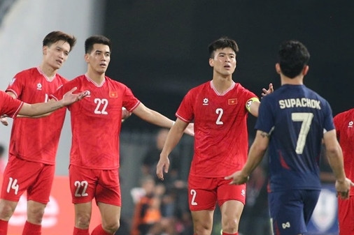 Duy Mạnh tiết lộ cuộc trao đổi với Supachok về bàn thắng xấu xí