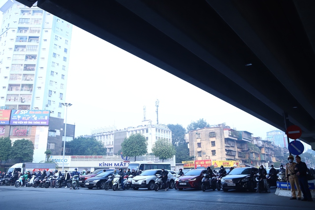 Hà Nội ghi nhận tình hình trật tự an toàn giao thông trên địa bàn những ngày đầu năm được cải thiện kể từ khi Nghị định 168 chính thức có hiệu lực.