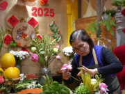 Clip Eva - Tết Nguyên Đán 2025 nên cắm hoa gì trên bàn thờ để thu hút tài lộc, may mắn?