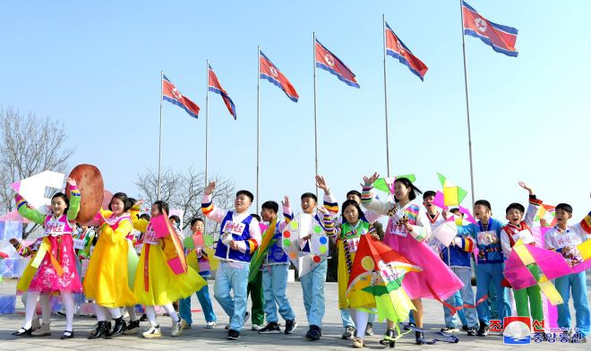 North Koreans paying respects at Kumsusan Palace of the Sun