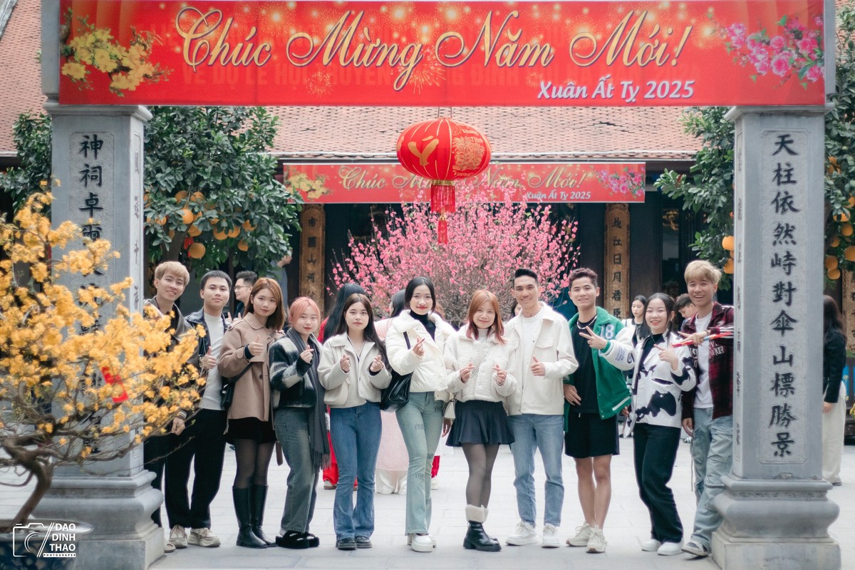 Trong đó, có khoảng hơn 70% lượng khách là các bạn trẻ.