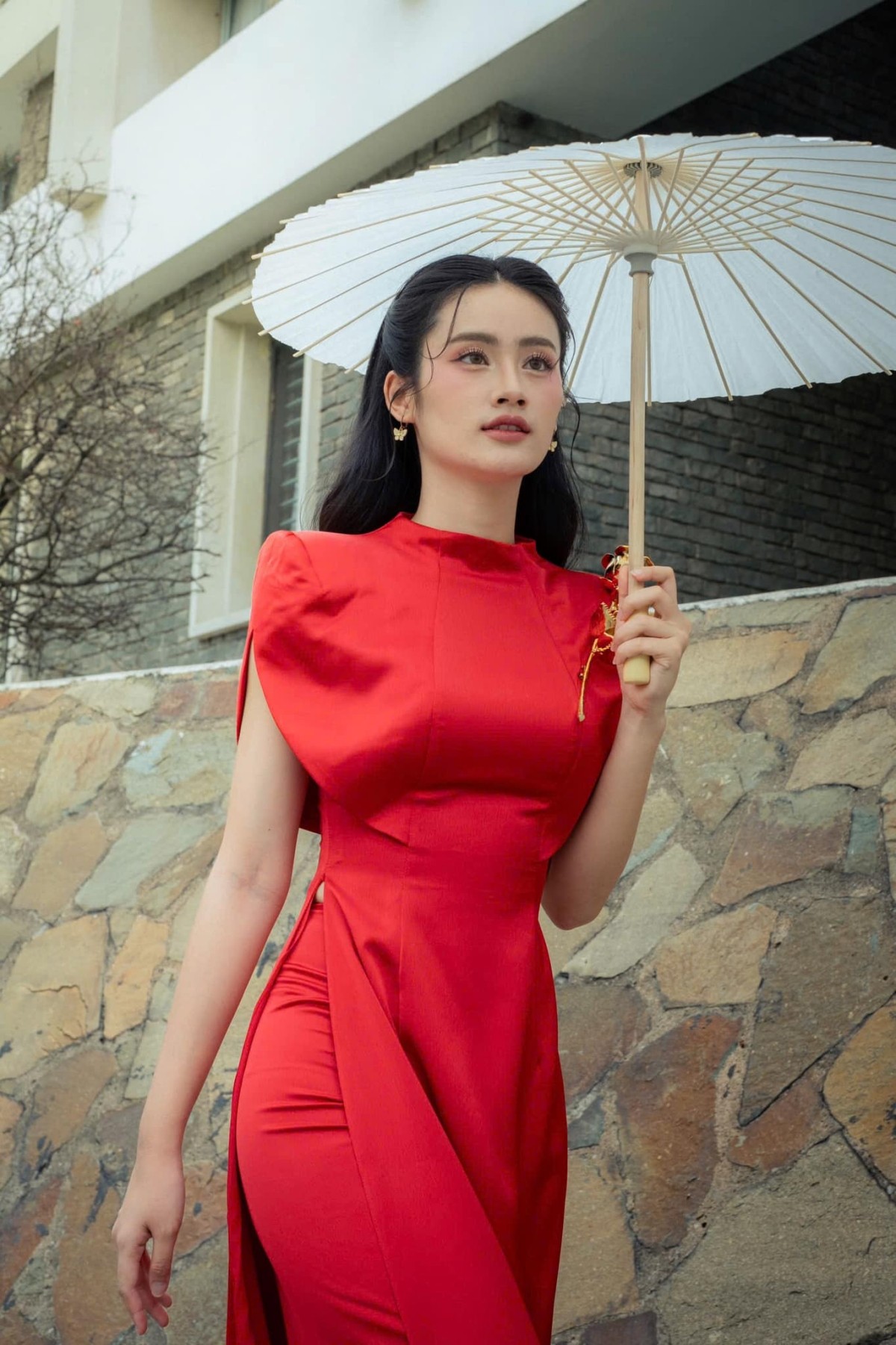 Hoa hậu Ý Nhi tung ảnh profile thi Miss World, sau 10 tiếng có bao nhiêu lượt follower? - 6