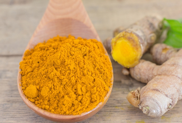 Curcumin trong củ nghệ có tính chất chống viêm, chống oxy hóa và mạnh mẽ.