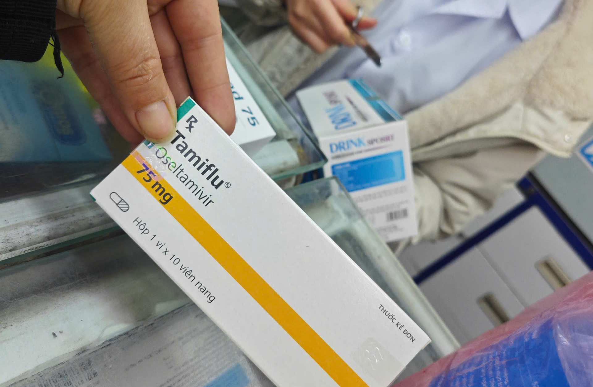 Mọi người cần hiểu đúng về thuốc Tamiflu để tránh tâm lý của sự hối hả và mất tiền để mua thuốc này vì tin đồn là thuốc chữa bách bệnh trong điều trị cúm.