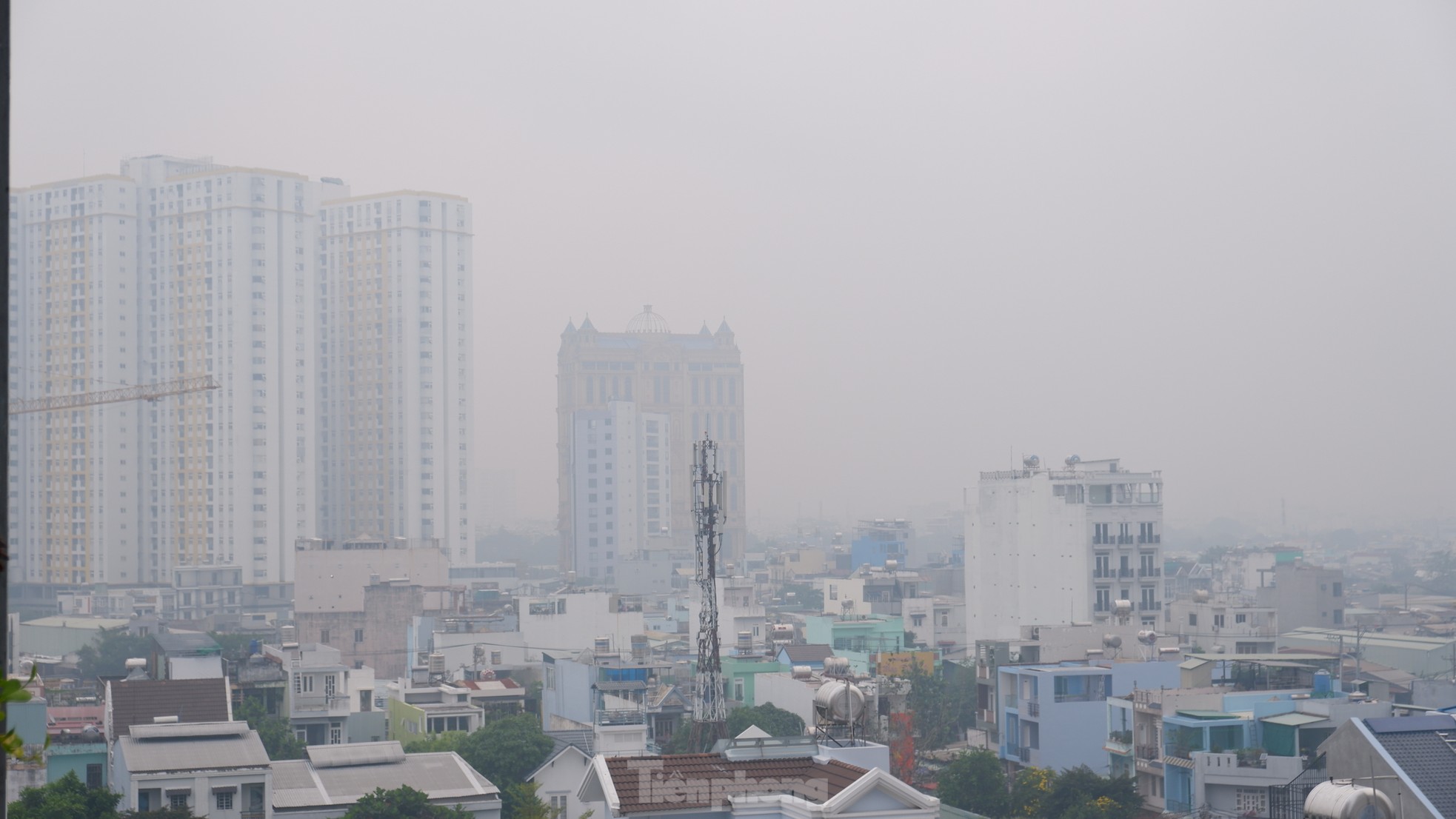 TP.HCM lại chìm trong sương mù, đón đợt mưa trái mùa mới - 4