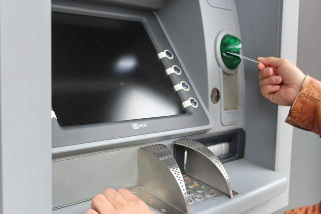 Bị nuốt thẻ ATM có thể xảy ra trong nhiều trường hợp. Ảnh minh họa: TL