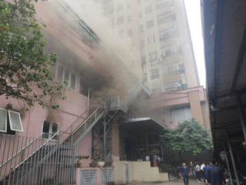 Cháy phòng khám sức khỏe ở làng sinh viên Hacinco