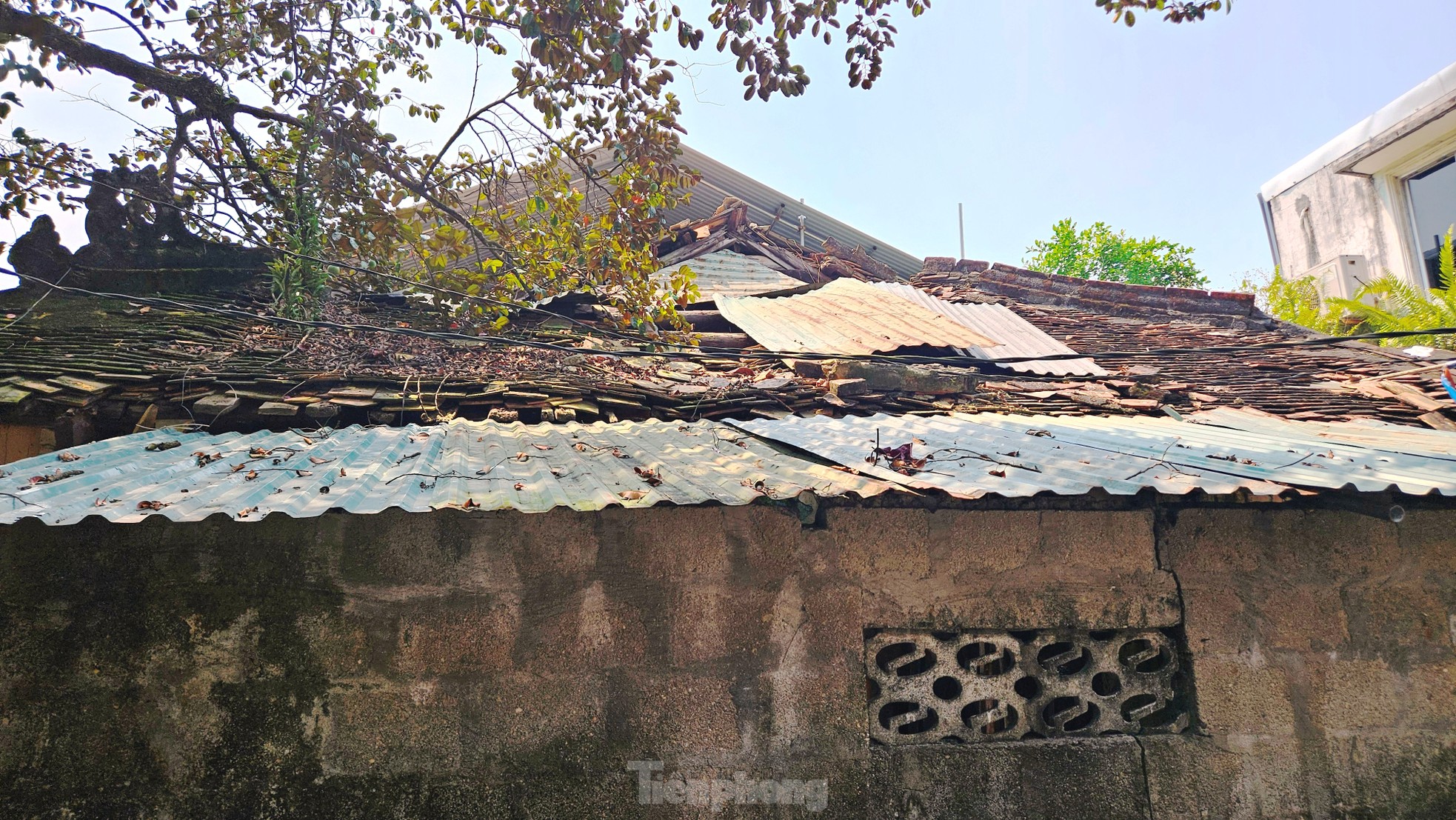 Đại diện lãnh đạo Trung tâm Bảo tồn Di tích Cố đô Huế cho hay, Khâm Thiên Giám hiện trong giai đoạn trình phê duyệt xếp hạng Di tích cấp Quốc gia, làm cơ sở để triển khai dự án bảo quản, tu bổ, phục hồi di tích, do đơn vị làm chủ đầu tư trong thời gian tới.