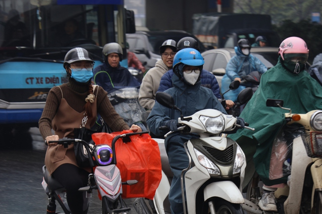 Hà Nội và khu vực Bắc Bộ mưa và rét đậm, rét hại kể từ ngày 6 đến 8-3. Ảnh: Văn Duẩn