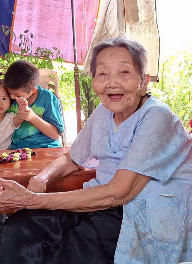 Cụ Dịu vẫn khỏe mạnh, minh mẫn 