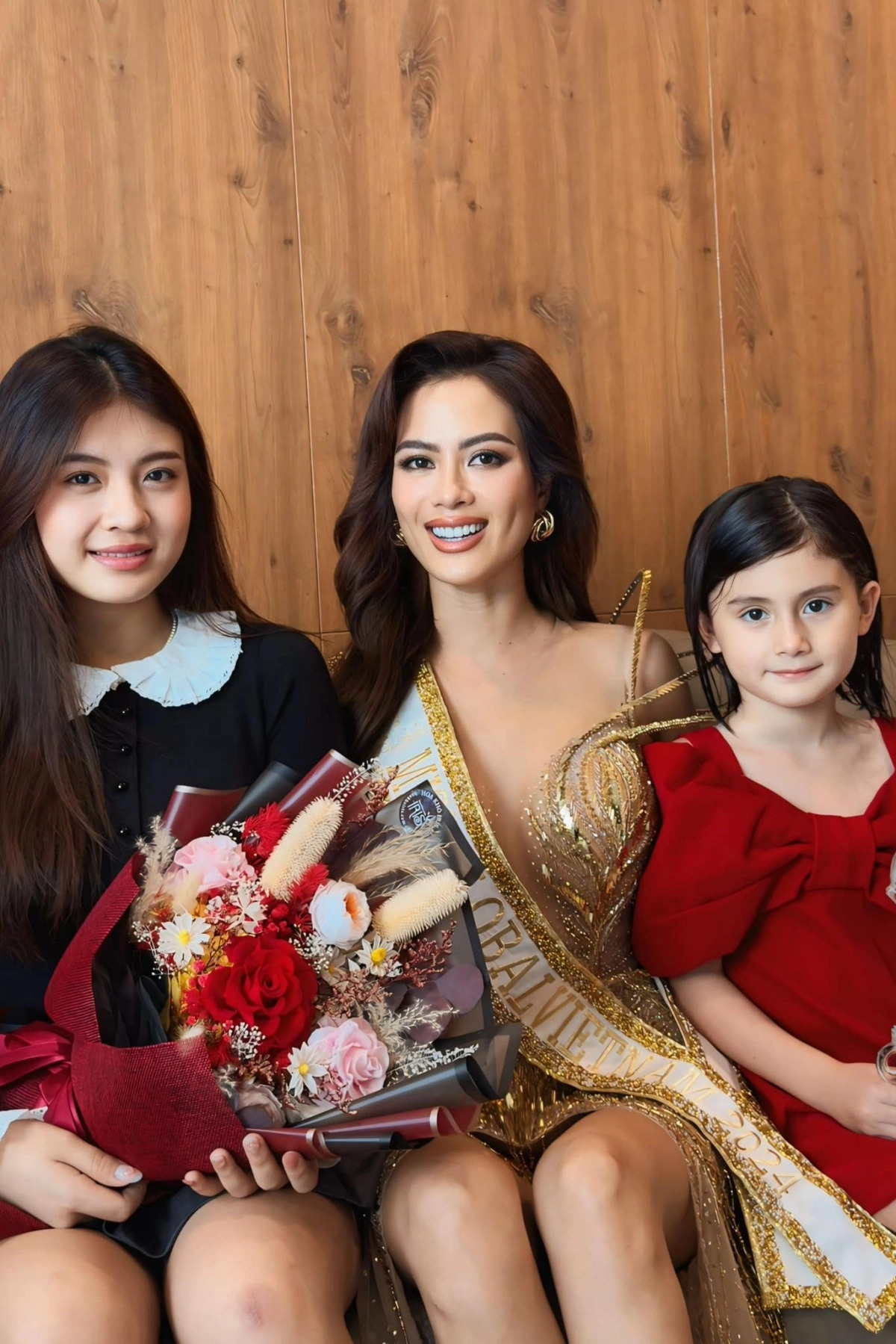 Miss Global Như Vân sống viên mãn bên hai con gái - 8