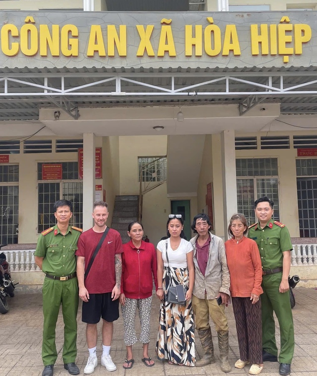 Công an xã Hòa Hiệp đã nhanh chóng kết nối, tìm được mẹ cho chị Hồng