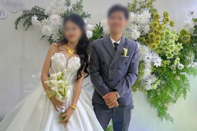 Biến cố xảy ra, gia đình hai bên phải huỷ toàn bộ lễ cưới và gọi điện cho từng khách mời để thông báo sự việc.