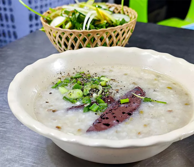 Món cháo vịt ở Nhân. Ảnh: Michelin