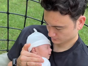 Con trai Văn Lâm được nhận xét là 'bản sao' của bố