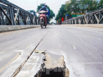 Cận cảnh những cây cầu xuống cấp, hoen rỉ ở Hà Nội