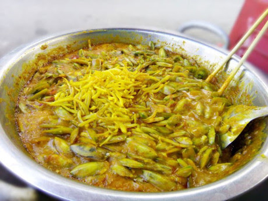 Những năm gần đây, foodtour Hải Phòng đã trở thành một cơn sốt không thể cưỡng lại, đặc biệt với giới trẻ. Ảnh Đặc sản Hải Phòng