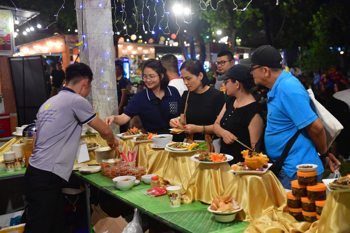 Lễ hội ẩm thực với hơn 600 đặc sản địa phương - 6