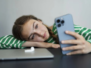 Sức khỏe - Không chỉ não bộ mà trái tim cũng muốn bạn tránh xa điện thoại, biết lý do khiến nhiều người giật mình