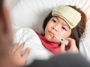 Sức khỏe - Đi học nhưng không "mang bệnh về nhà", bố mẹ cần làm ngay để giúp trẻ phòng tránh sốt xuất huyết