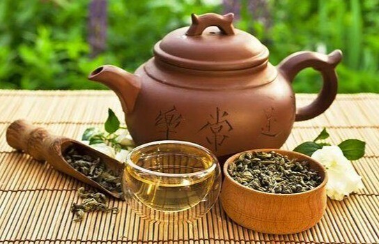 Trà Oolong là sự trung hòa giữa trà xanh và trà đen. (Tác phẩm nghệ thuật).