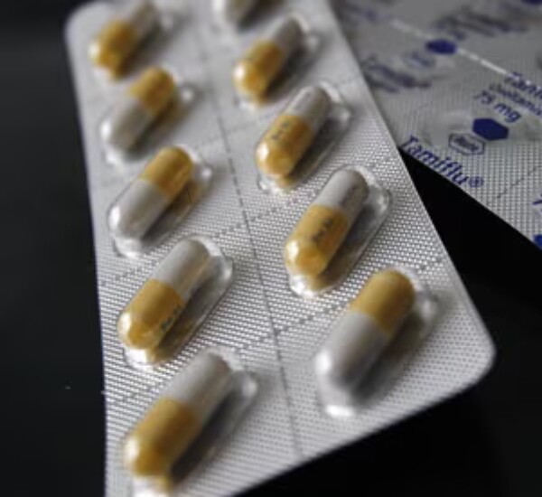 Không phải mọi cúm, dùng thuốc Tamiflu sẽ chữa khỏi. (Tác phẩm nghệ thuật).