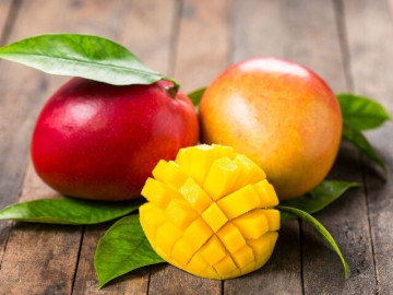 12 loại trái cây bán đầy chợ Việt ngày Tết, 10.000 đồng là mua được nhưng 1 kiểu người tuyệt đối không nên ăn