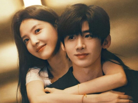 Khó Dỗ Dành - phim ngôn tình hot nhất đầu 2025: Nữ chính chỉ được cái đẹp, phim ngập tràn cảnh quấy rối "quá phô"