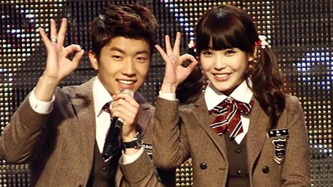 IU và Wooyoung (2PM) cũng có thời gian dính ồn ào không hay.