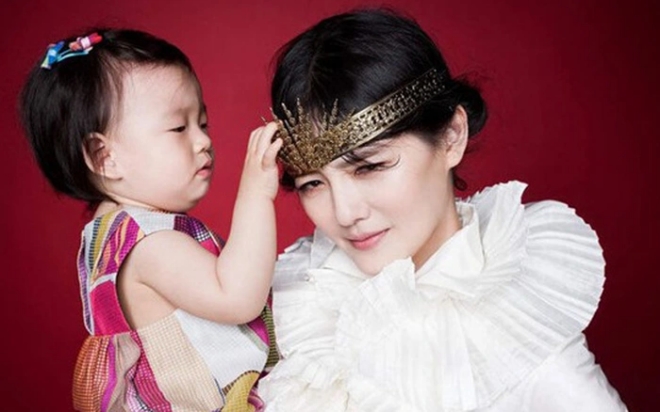 Từ Hy Viên từng có bức thư dài dành cho con trong cuốn sách của mình.